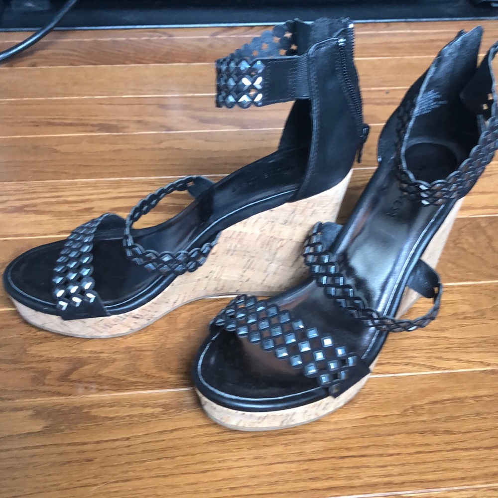 Nine West black wedges